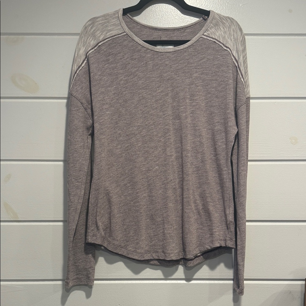 Columbia Women's Gray Heather Long Sleeve Tee